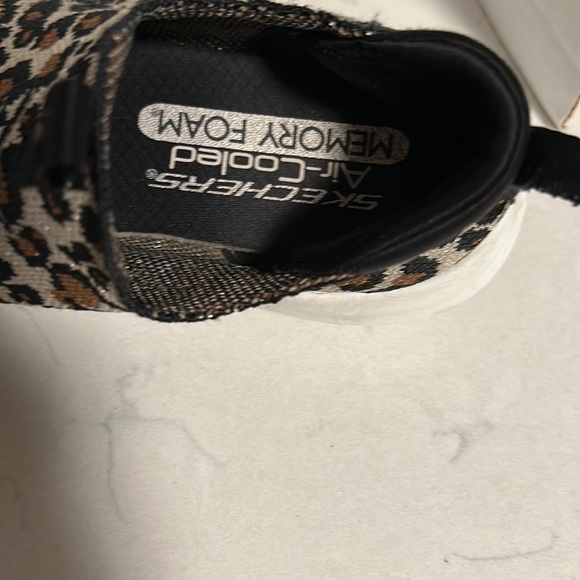 Sketchers Air Cooled Memory Foam Sneaker - Picture 9 of 11